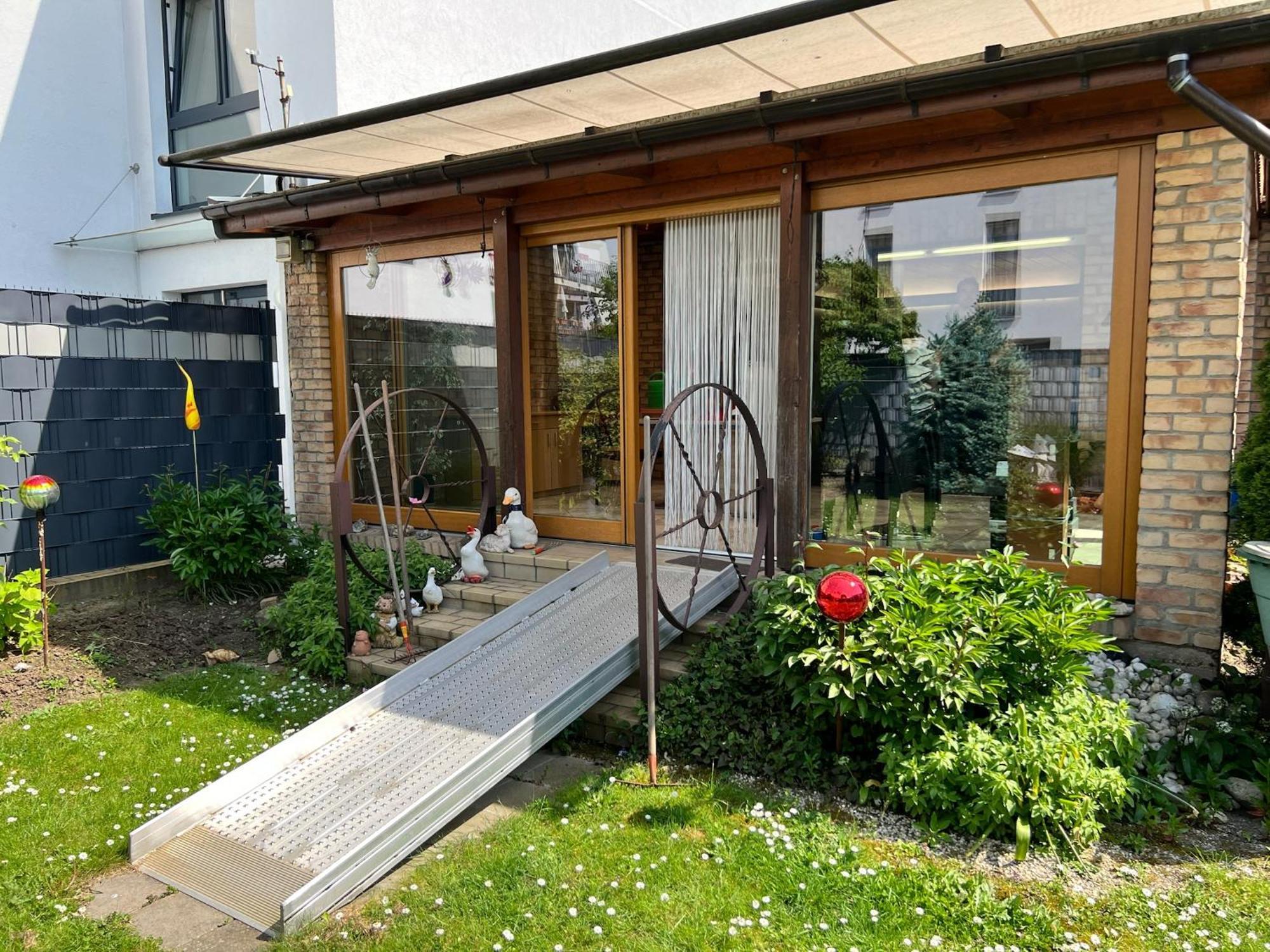 Barrierefreies Ferienhaus Mit Garten Bei Koeln Hürth Exterior foto